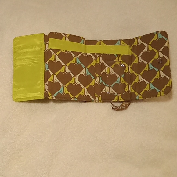Vera Bradley Compact Taxi Brown and Green Floral Wallet Sittin In Tree Pattern - Picture 4 of 6